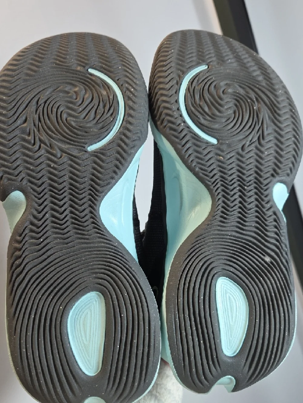 Nike Renew Elevate 3 Womens Black Basketball Shoes Size 10